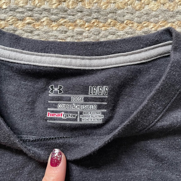Men’s Under Armour Gray Tee - Picture 3 of 4